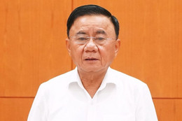 Thường trực Ban Bí thư: Hoàn thiện chế độ tiền lương, phụ cấp cho cán bộ y tế