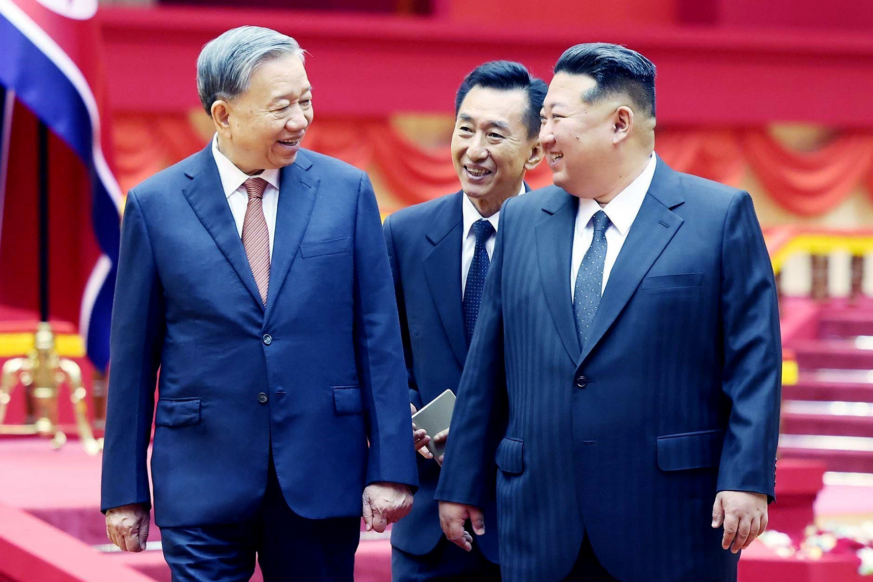 vna potal le don tong bi thu to lam tham cap nha nuoc toi chdcnd trieu tien 8327300 1996.jpg