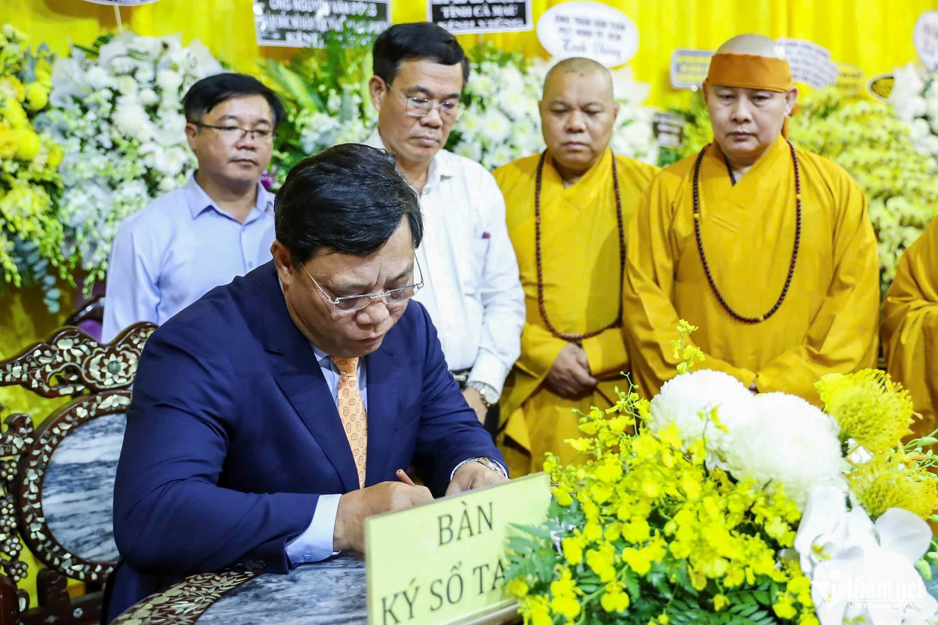 W-tang lễ hòa thượng Thích Trí Tịnh 19.jpg