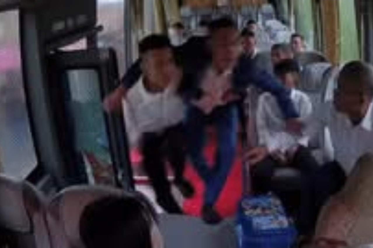 Bản tin trưa 12/10: Vụ tài xế chờ đoàn đón dâu: Người chú đặt xe lên tiếng