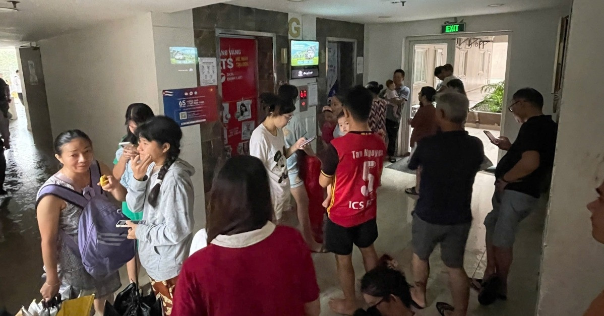 Cháy phòng ngủ một căn hộ chung cư tầng 15, hàng chục người tháo chạy