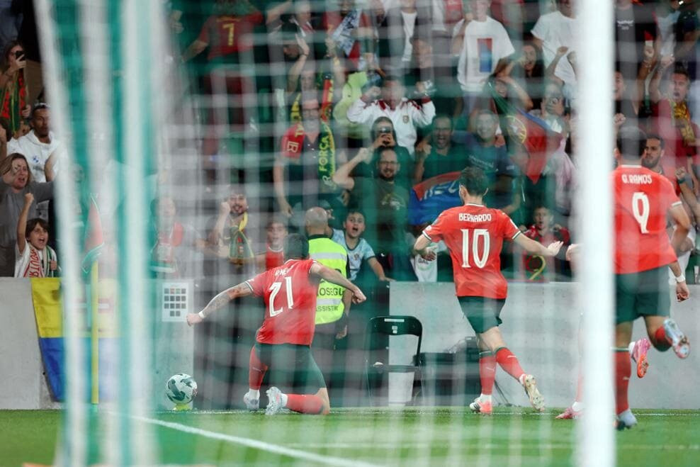 editorial_uefa_com correction_fbl wc 2026 eur qualifier por irl (2).jpg