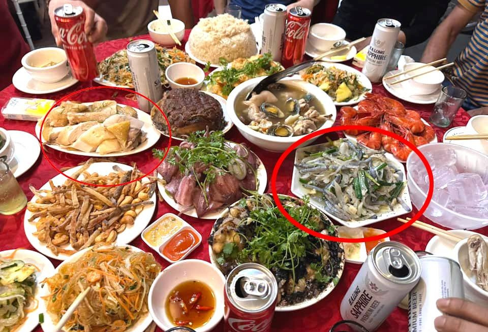 Gắp cho thông gia giàu miếng thịt gà, người phụ nữ ngượng chín mặt vì thái độ