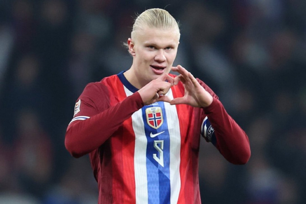 Haaland trượt hai quả 11m rồi lập hat-trick, Na Uy thắng '5 sao'