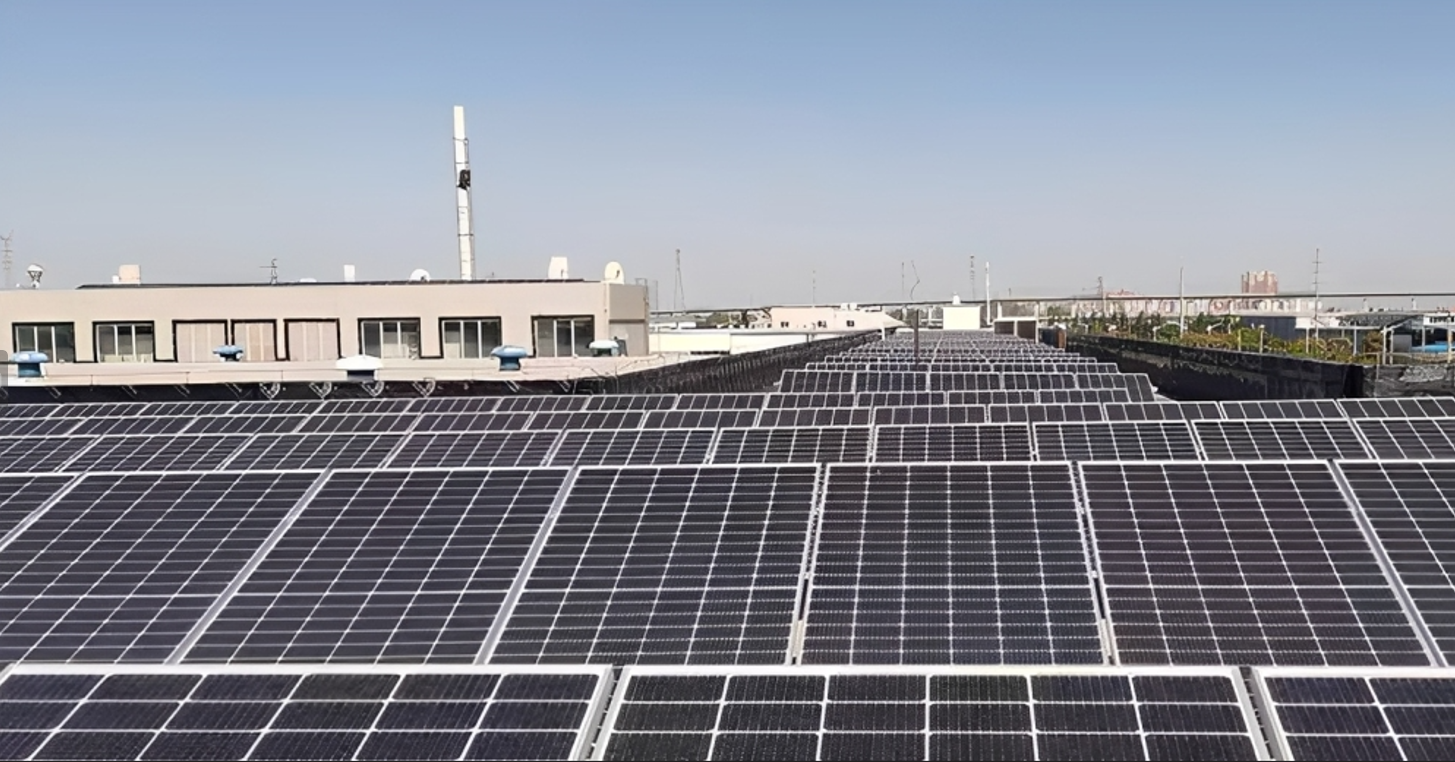 Lắp điện mặt trời mái nhà, Trung Quốc biến mọi công trình thành trạm phát điện