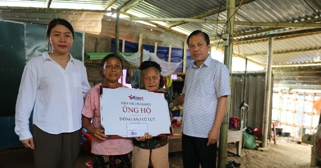 Mong bà con sớm vượt qua khó khăn, ổn định cuộc sống