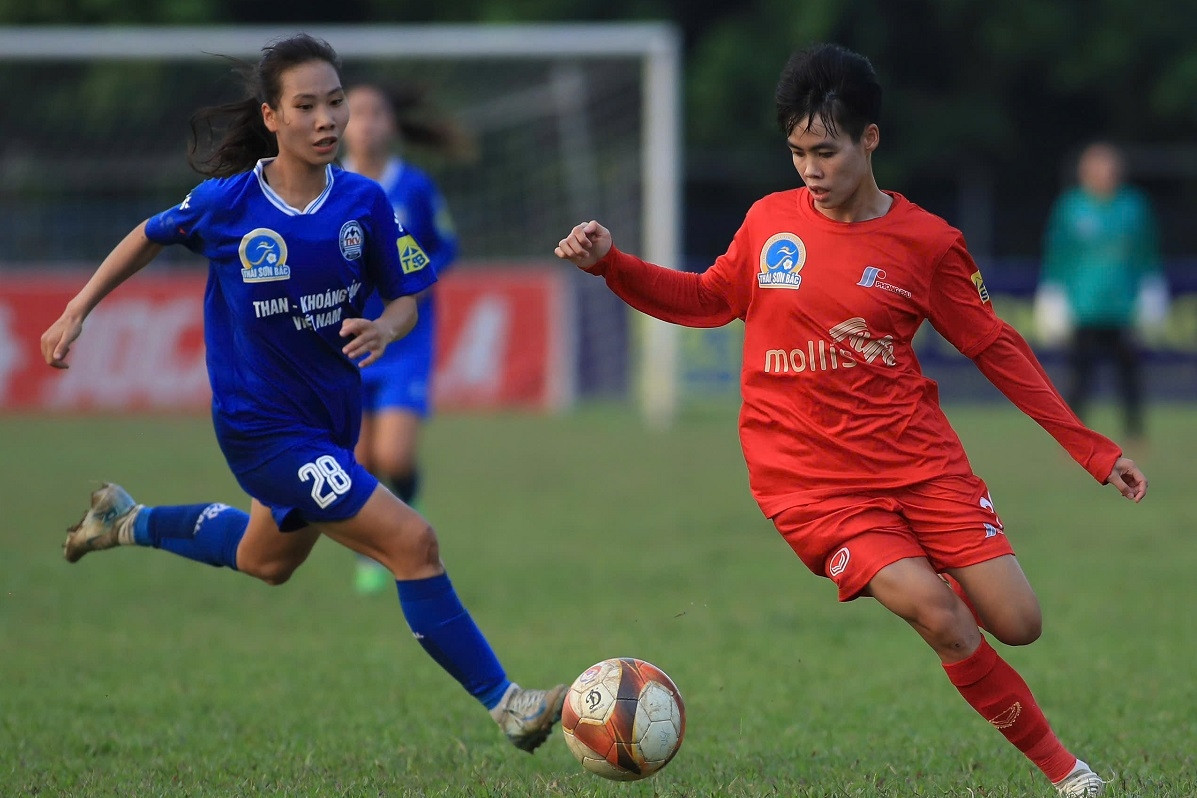 Than KSVN thôi thúc nữ Hà Nội phải ‘lật đổ’ ngôi hậu của TPHCM I