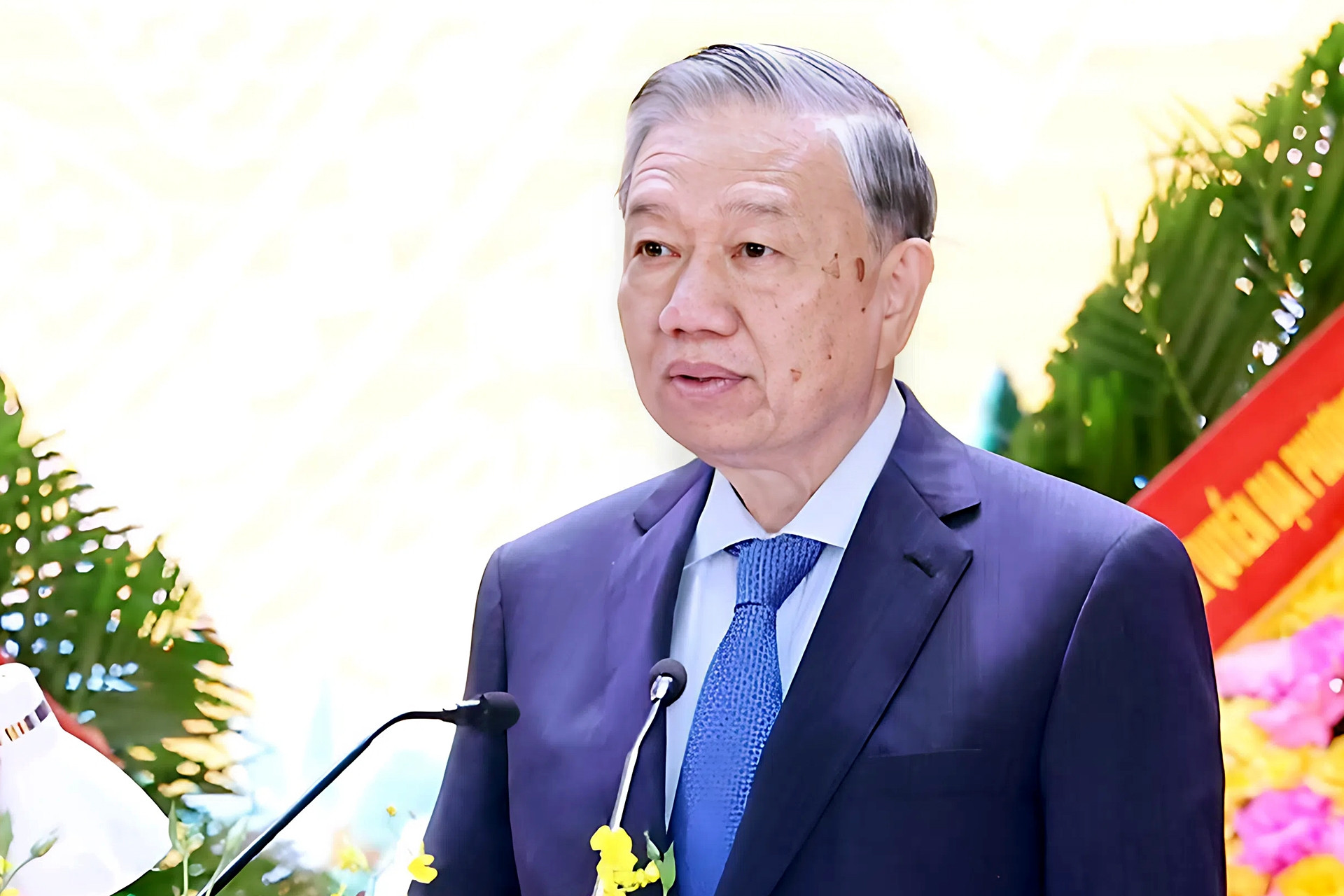 Tổng Bí thư: Xây dựng LLVT Quân khu 4 cách mạng, chính quy, tinh nhuệ, hiện đại