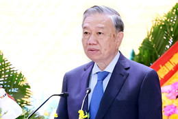 Tổng Bí thư: Xây dựng LLVT Quân khu 4 cách mạng, chính quy, tinh nhuệ, hiện đại