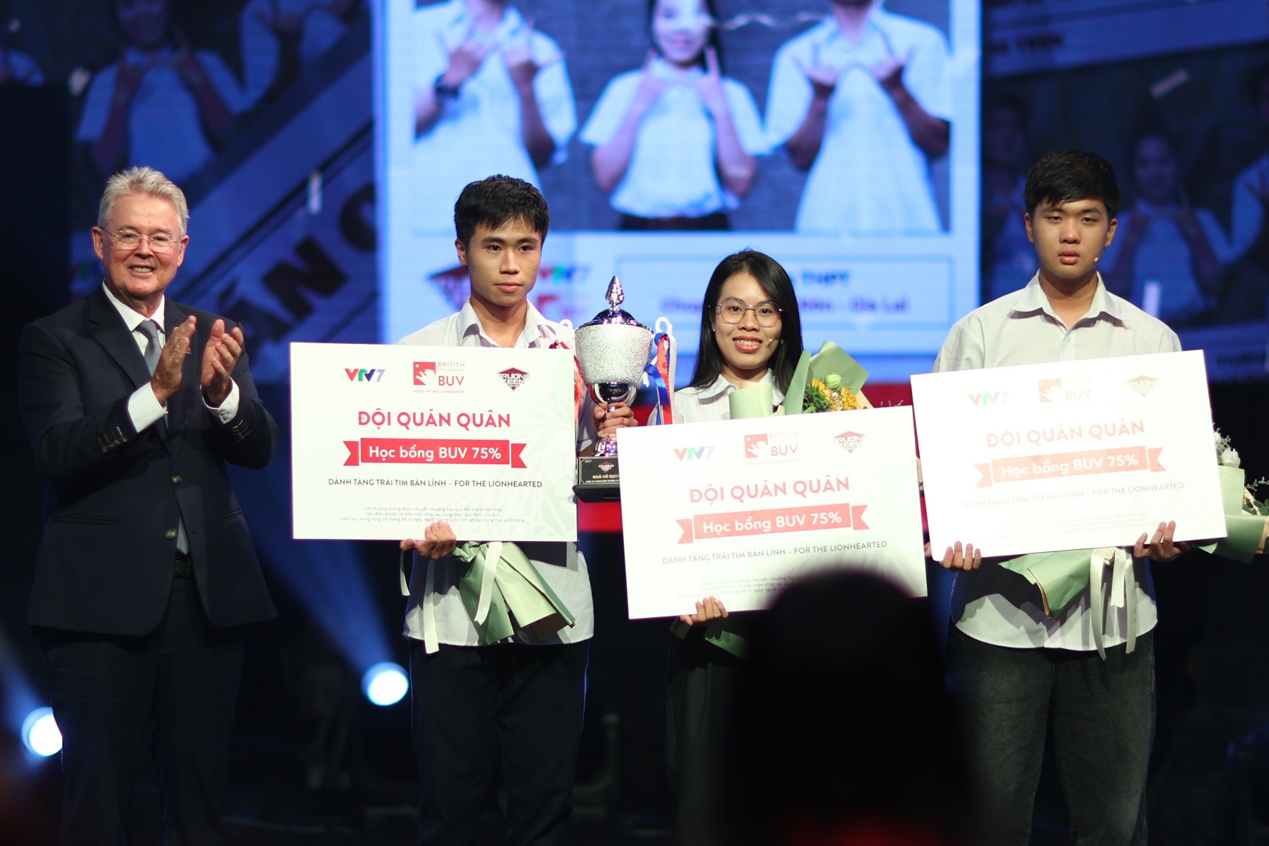 Trường Teen ảnh trong bài.JPG