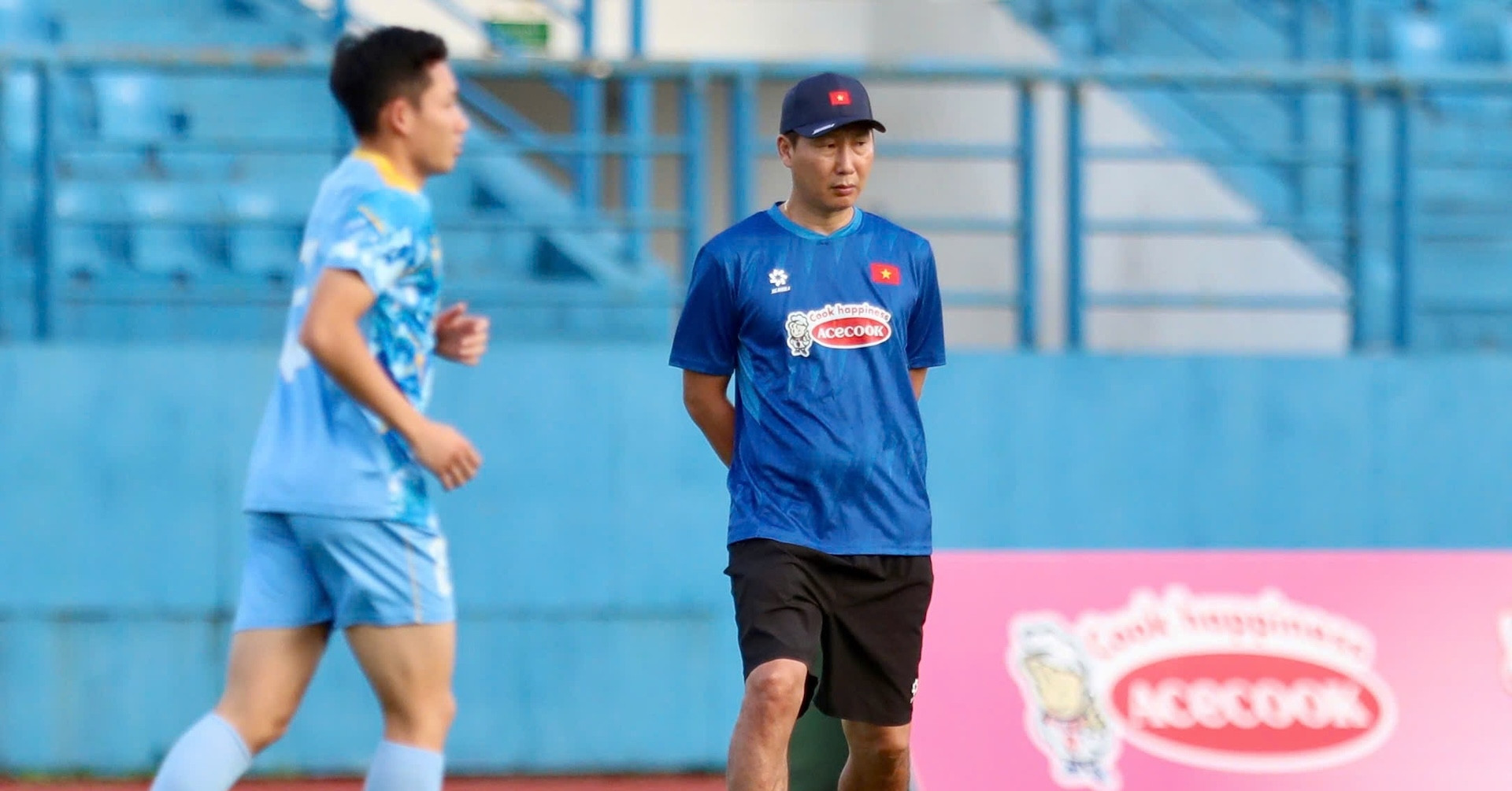 Tuyển Việt Nam đấu Nepal: HLV Kim Sang Sik tiến thoái lưỡng nan