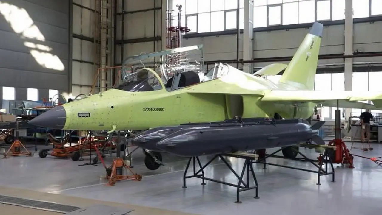 Yak 130M.jpg