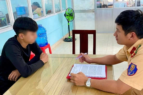 Bản tin cuối ngày 13/10: Tiktoker BinJet bị CSGT mời lên làm việc, xử phạt