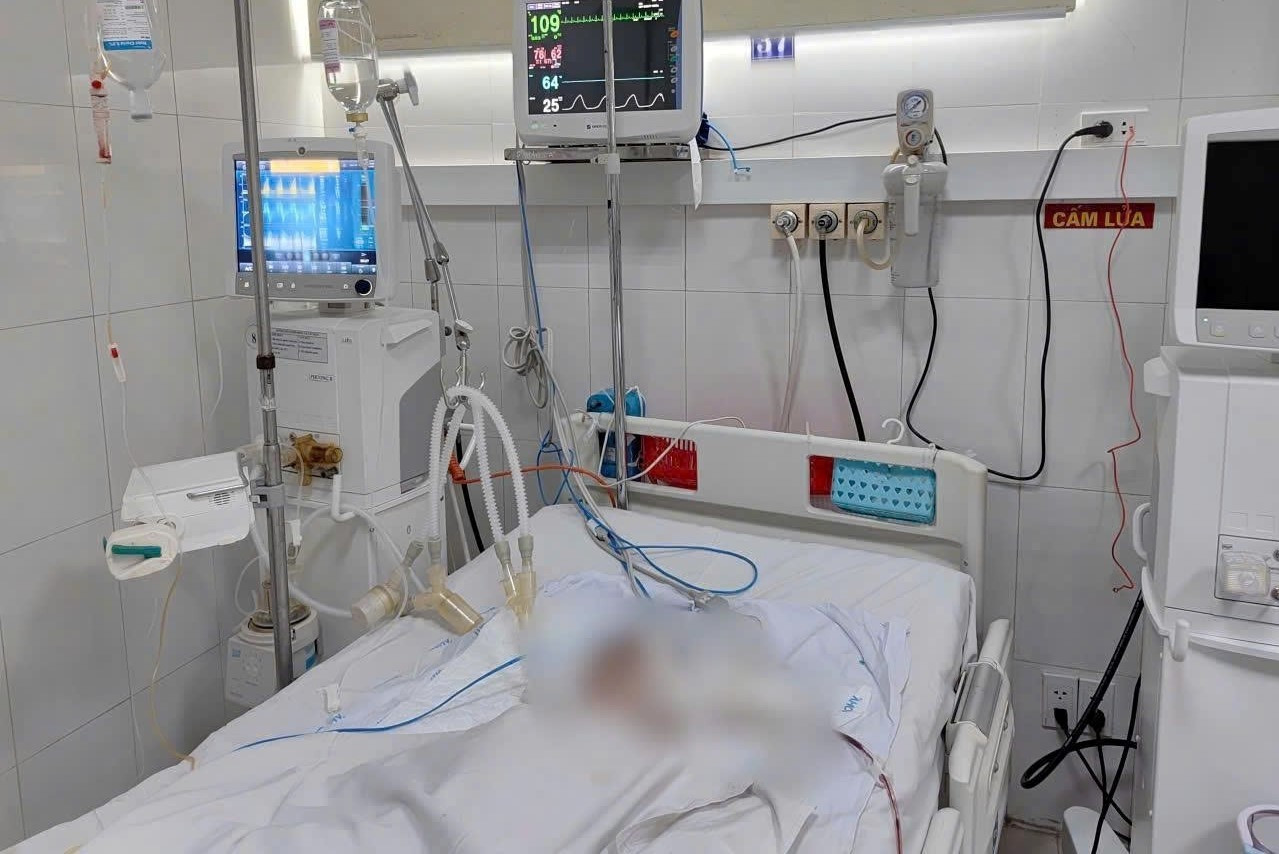 Bản tin trưa 13/10: Vụ 2 gia đình đi khám gặp tai nạn: Bé 11 tháng tuổi tử vong