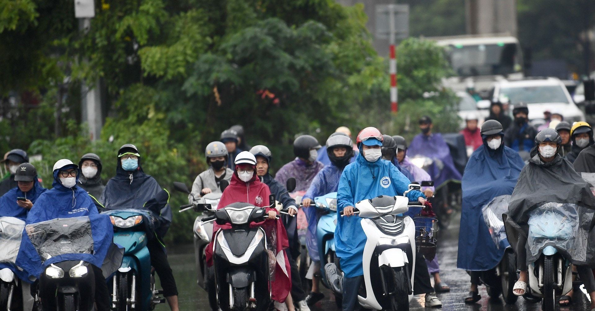 Dự báo thời tiết 14/10/2025: Mưa hầu khắp Hà Nội, cả nước mưa giông kéo dài ở nhiều nơi