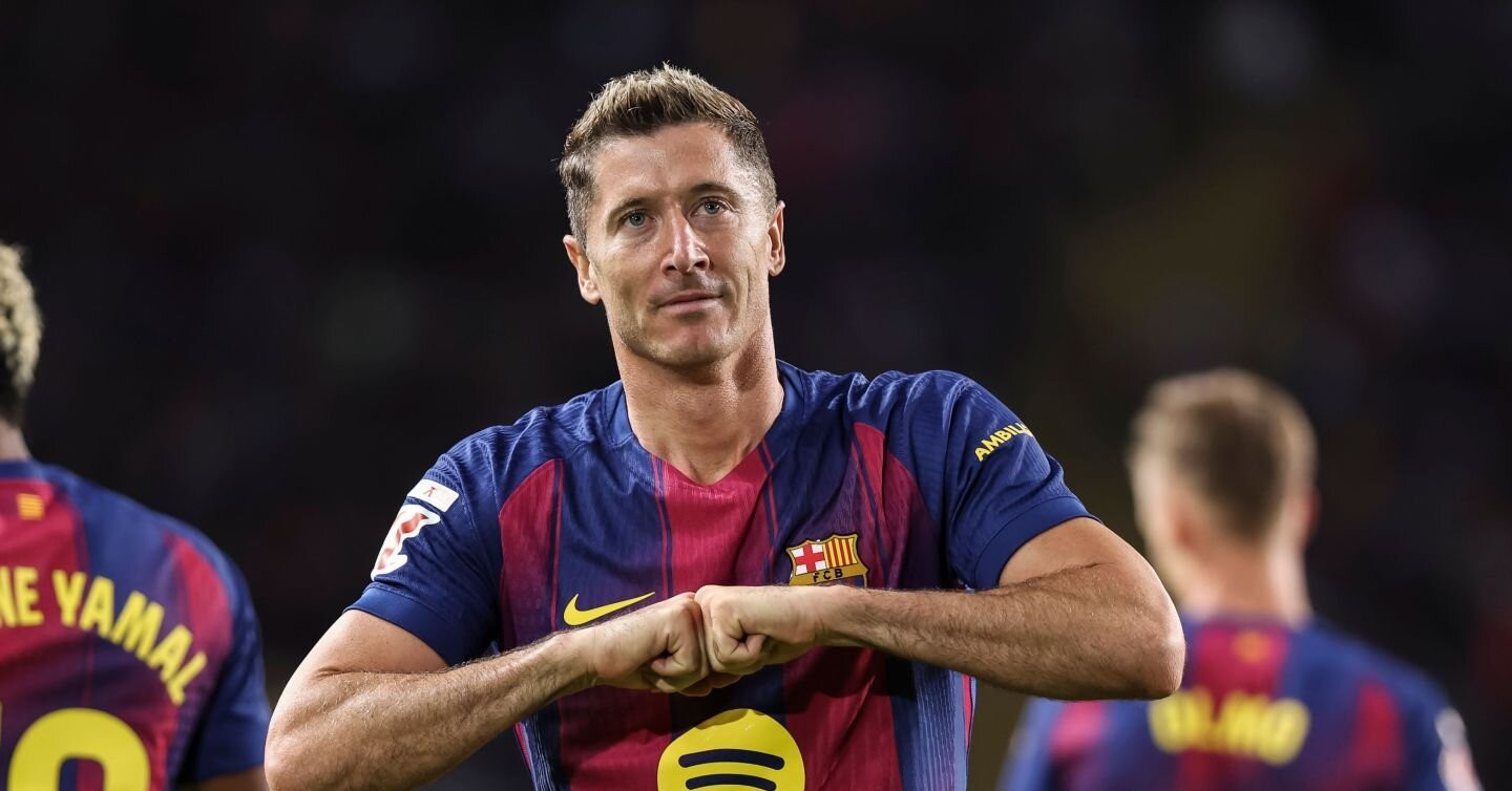 Barca quyết định sốc với Lewandowski, Rashford hưởng lợi