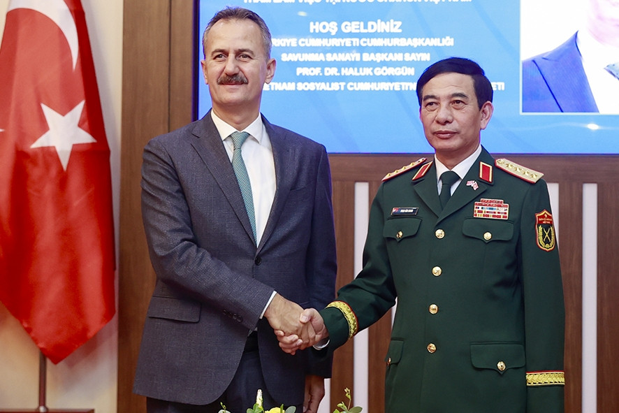 Đại tướng Phan Văn Giang: Mua sắm trang thiết bị quốc phòng để tăng cường phòng thủ