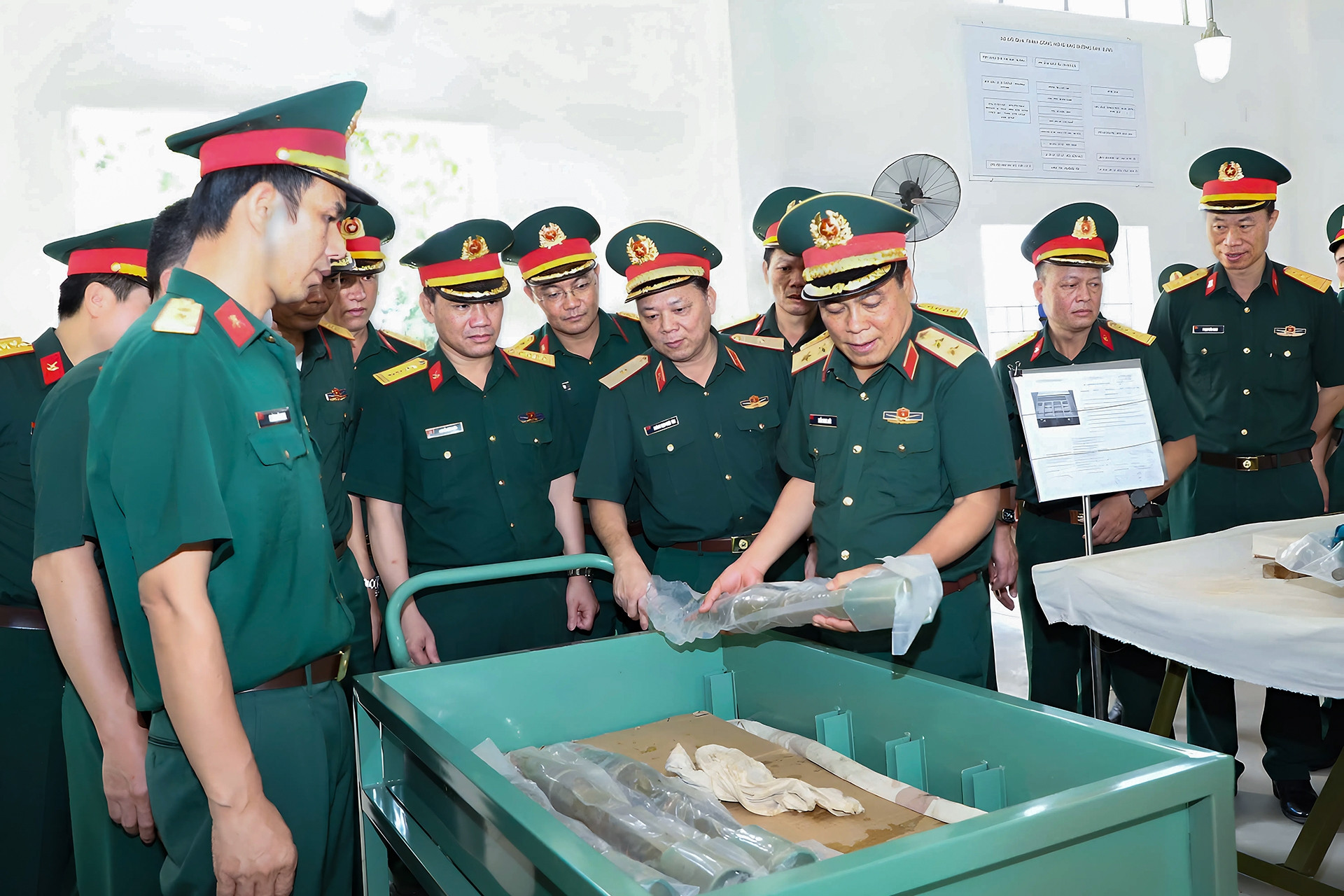 Khắc phục hậu quả mưa bão tại các kho của Cục Quân khí, Cục Xăng dầu