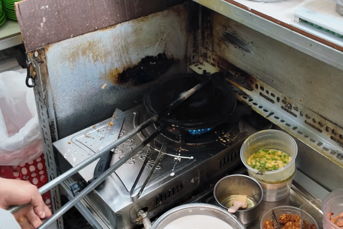 Khách Mỹ ngỡ ngàng với món đặc sản Việt Nam thơm ngon chế biến chỉ 20 giây