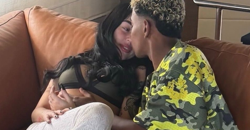 Lamine Yamal khoe ảnh hôn đắm đuối bạn gái rapper