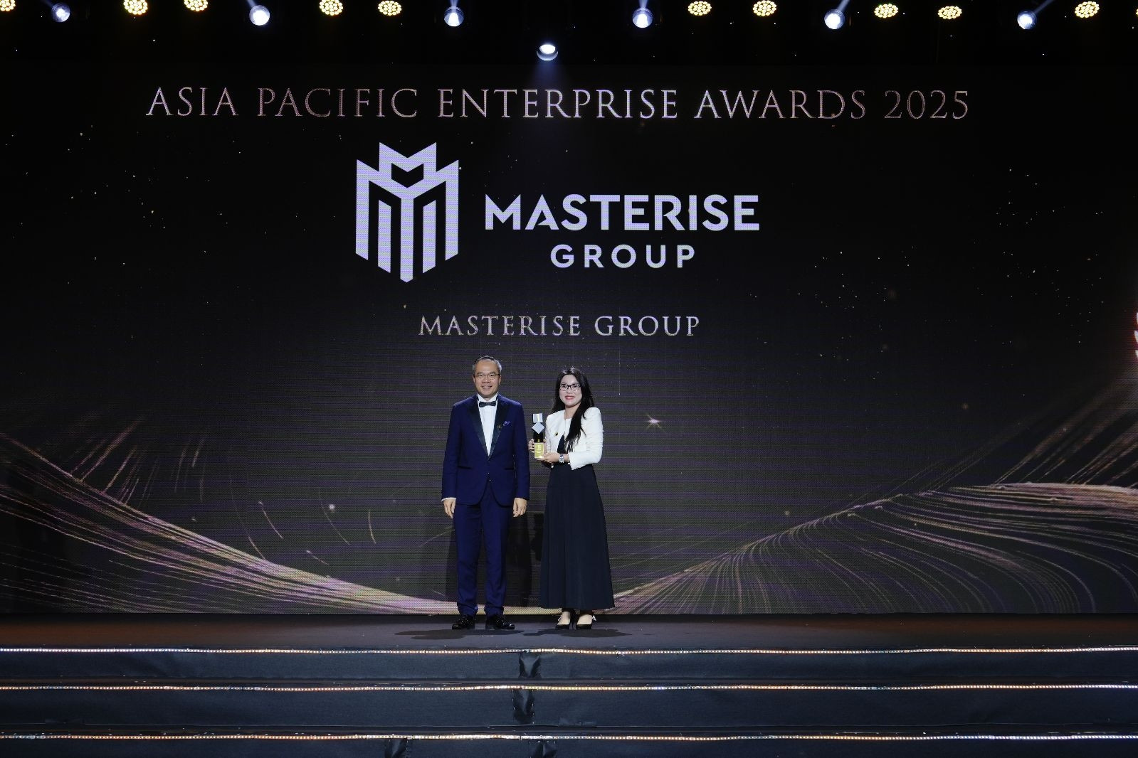 Masterise Group giành cú đúp giải thưởng tại APEA 2025