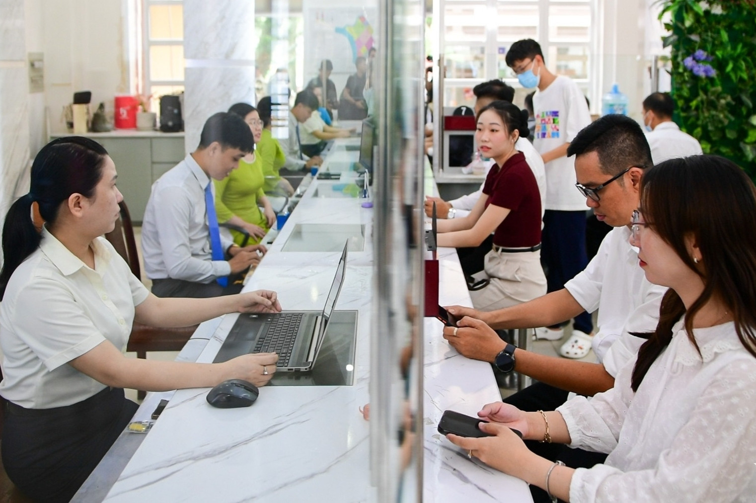 Nghiên cứu điều chỉnh lương, phụ cấp của công chức, viên chức