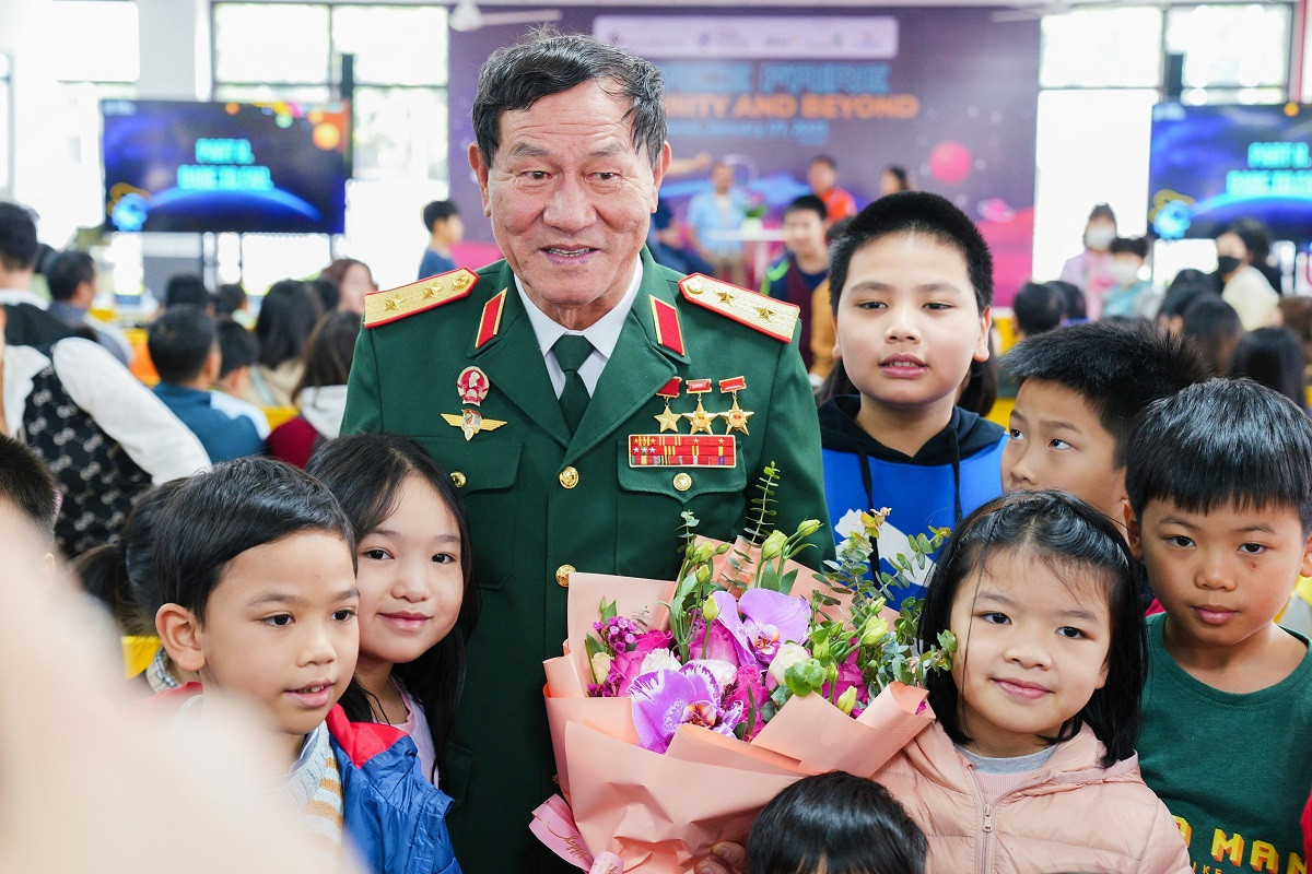 Ai là người Việt Nam duy nhất được 3 lần phong anh hùng?