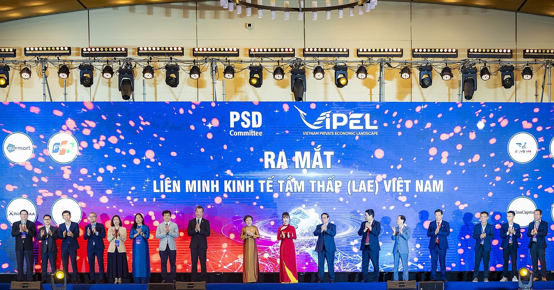 Ra mắt Liên minh Kinh tế tầm thấp, CEO FPT được bầu làm chủ tịch
