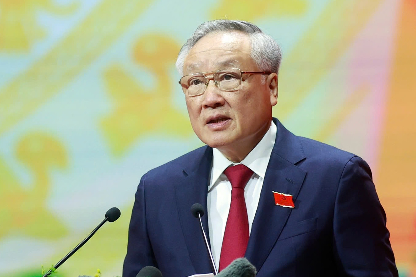 Thủ tướng: Công tác cán bộ được đặc biệt chú trọng, là 'then chốt của then chốt'