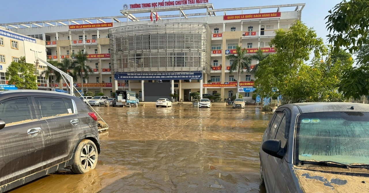 Thủ tướng yêu cầu đôn đốc khắc phục nhanh nhất các trường bị thiệt hại do bão lũ