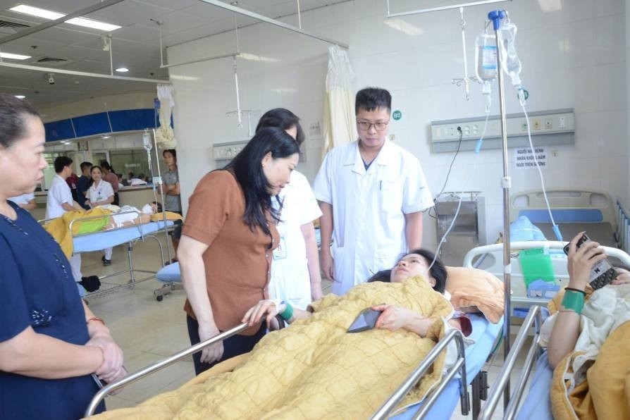 Tình trạng sức khỏe 20 nạn nhân vụ lật xe khách làm 3 người tử vong ở Lào Cai