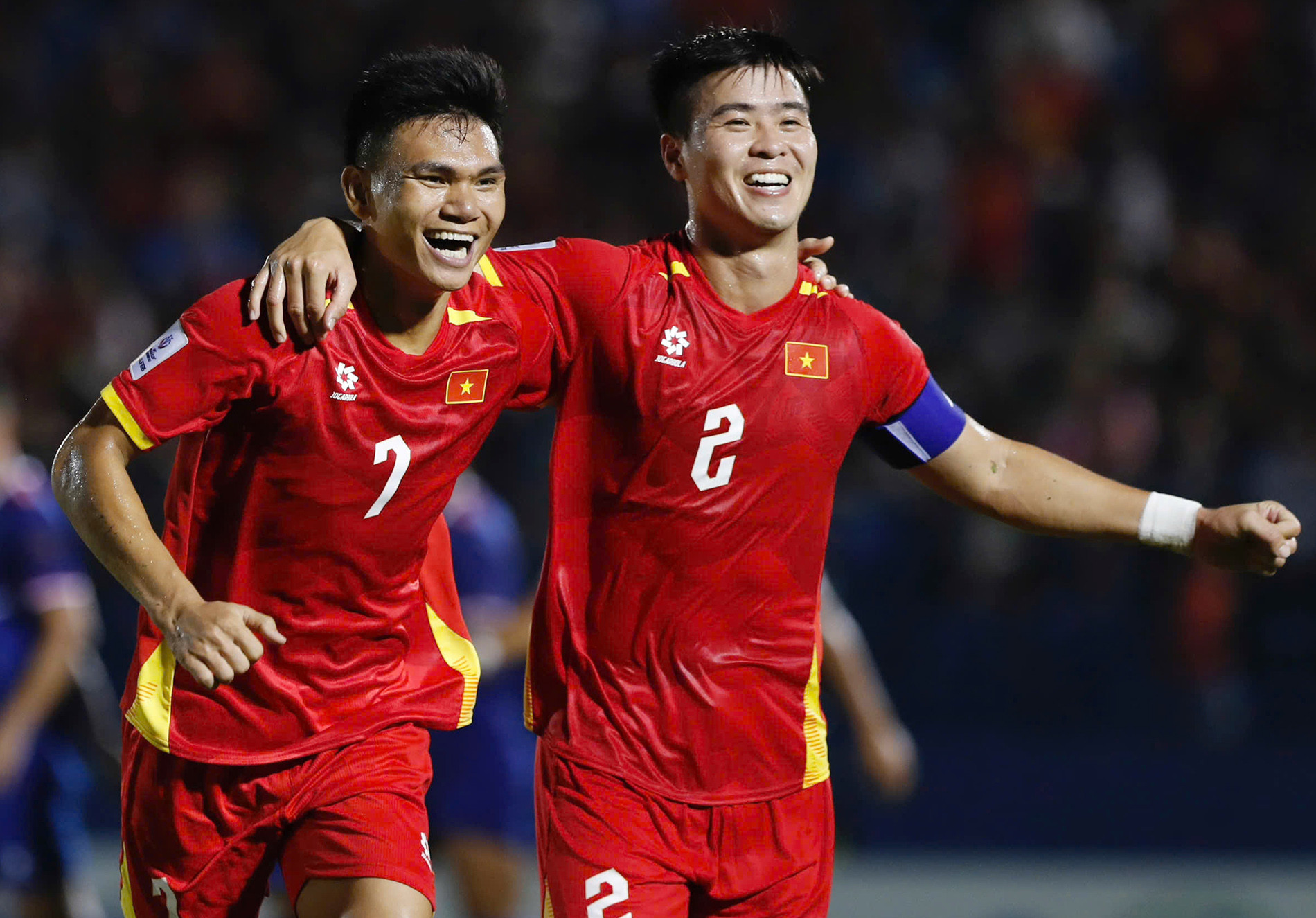 Tuyển Việt Nam đấu Nepal: Cần HLV Kim Sang Sik... liều lĩnh