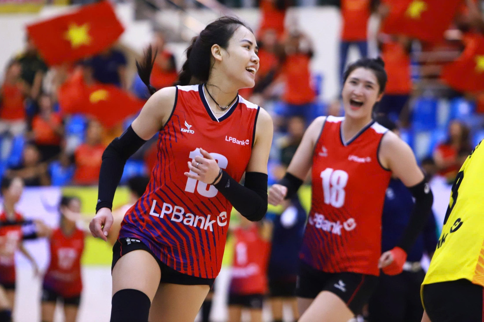 Vắng Bích Tuyền, Ninh Bình đánh bại Thông tin vào chung kết QG