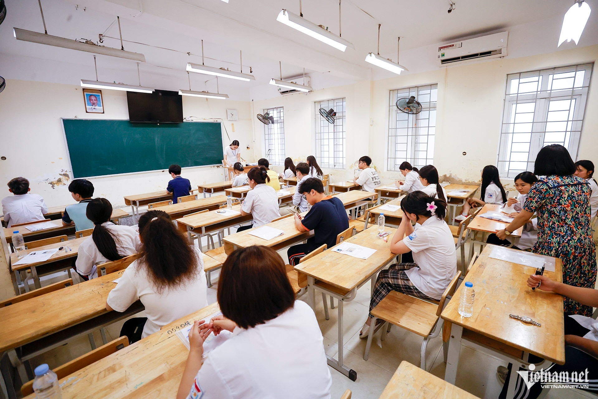 W-hoc sinh.jpg