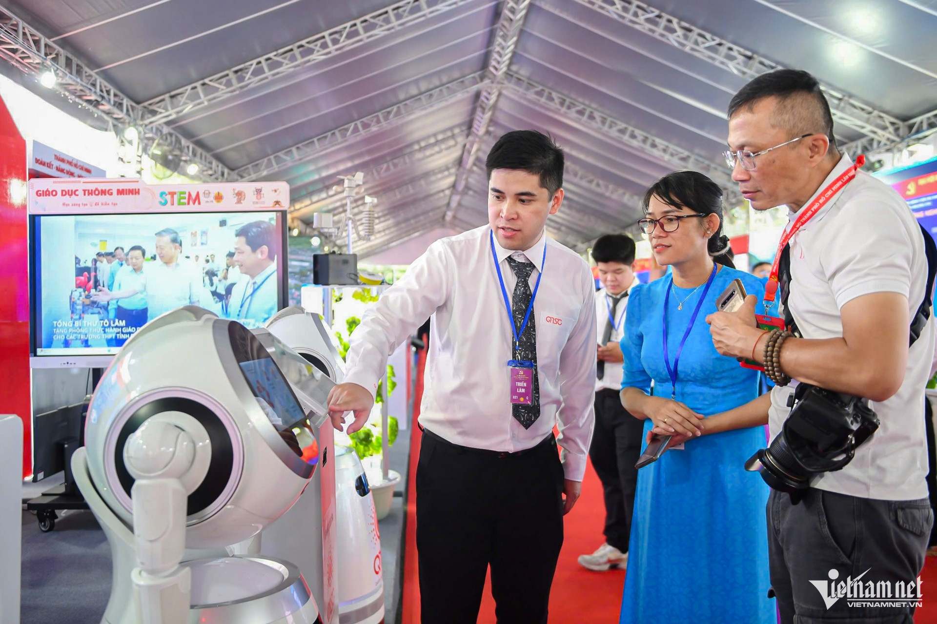 W-triển lãm công nghệ 7.jpg