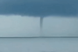 Xuất hiện vòi rồng trên vùng biển Ninh Bình