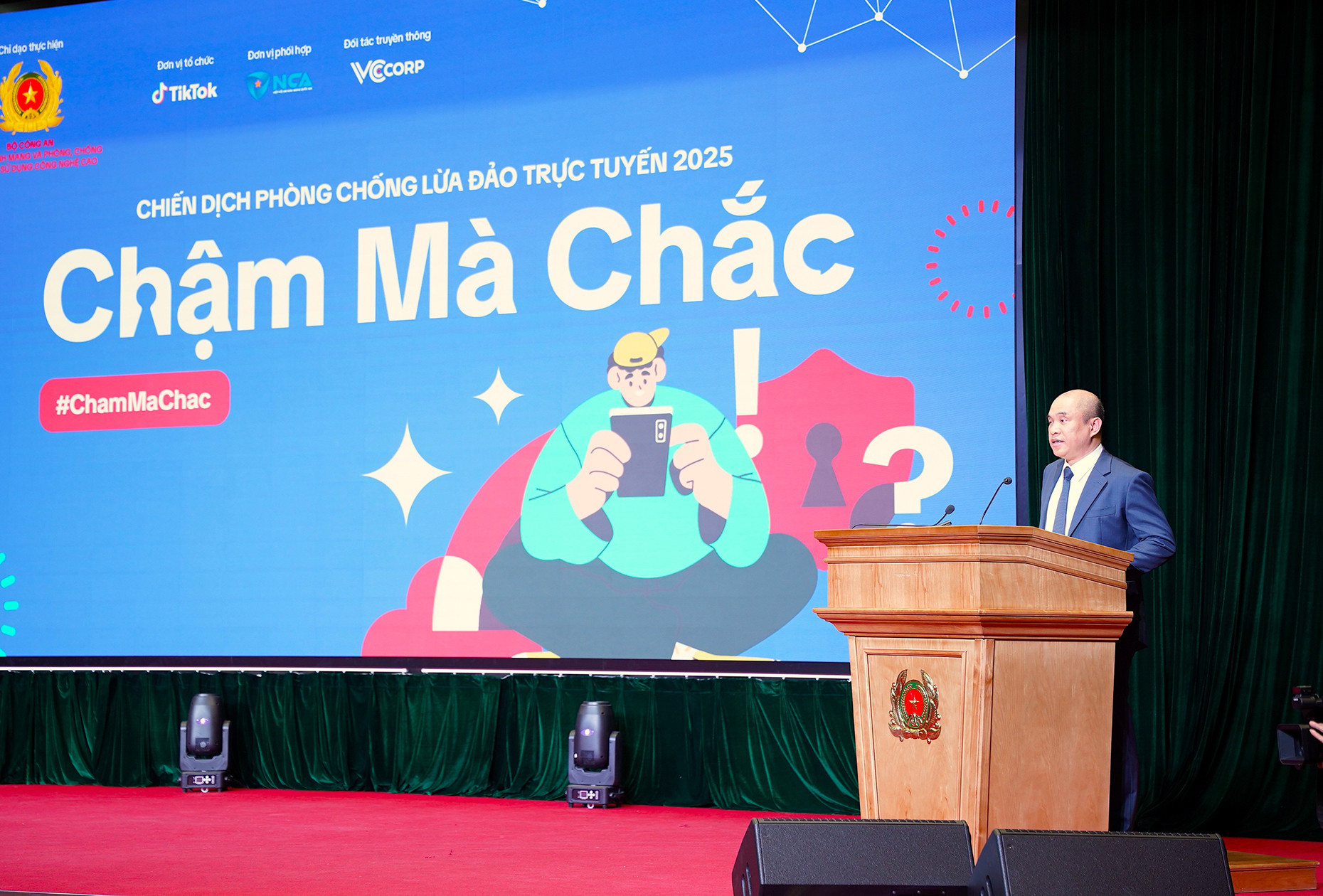 A05 Bo Cong An.jpg