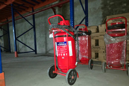 Bán 3 triệu bình chữa cháy không dập được lửa, thu về cả nghìn tỷ đồng