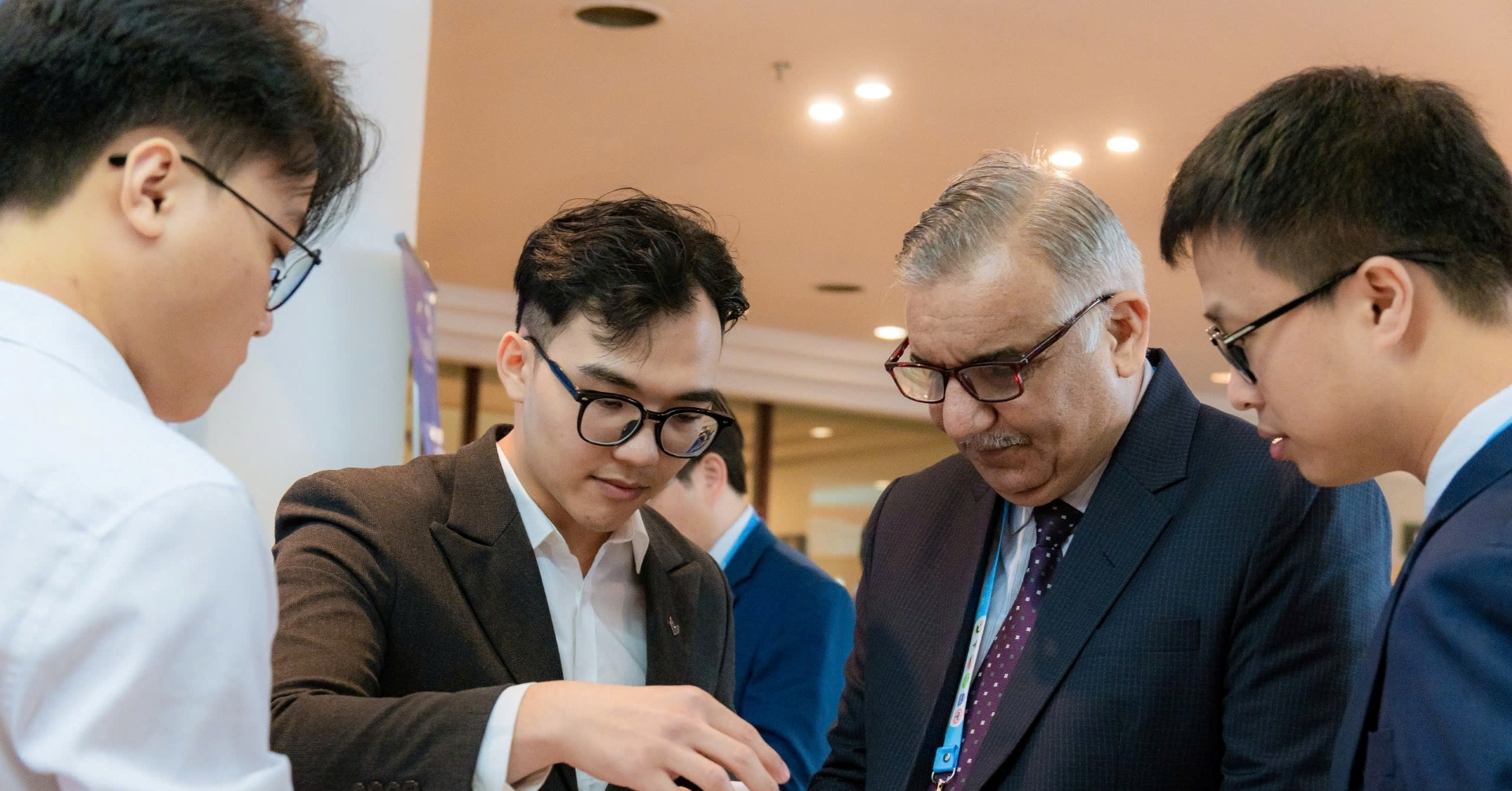 Chuyên gia quốc tế khen ngợi bước tiến của Vinmec trong điều trị ung thư xương