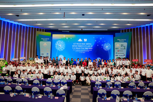 Học bổng Đinh Thiện Lý - ươm những mầm xanh thiện nguyện