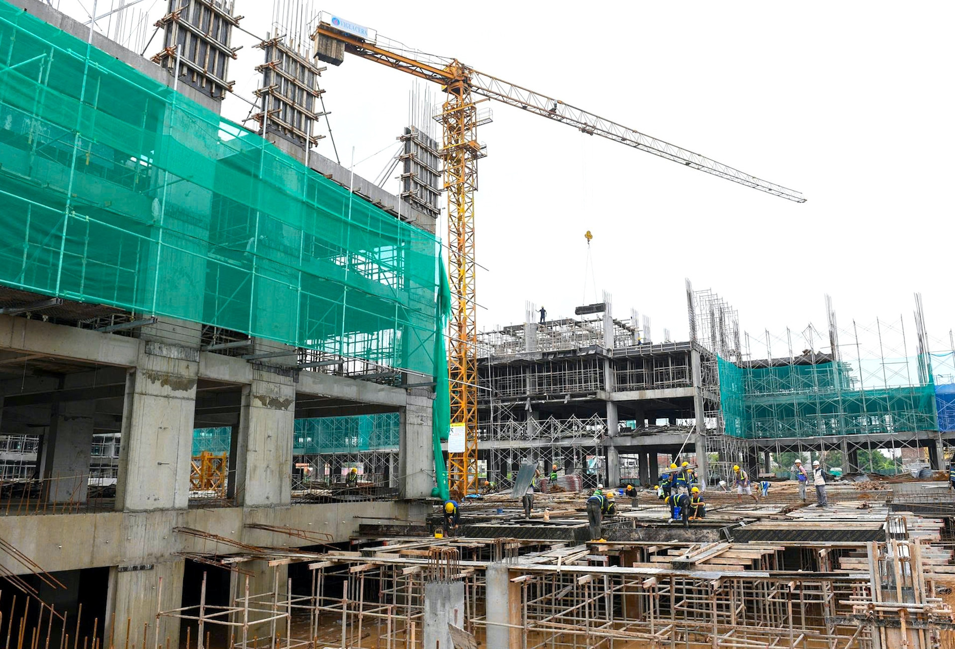 Vì sao chung cư Hà Nội sắp mở bán chỉ 18,4 triệu đồng/m2 giữa ‘cơn sốt’ giá?