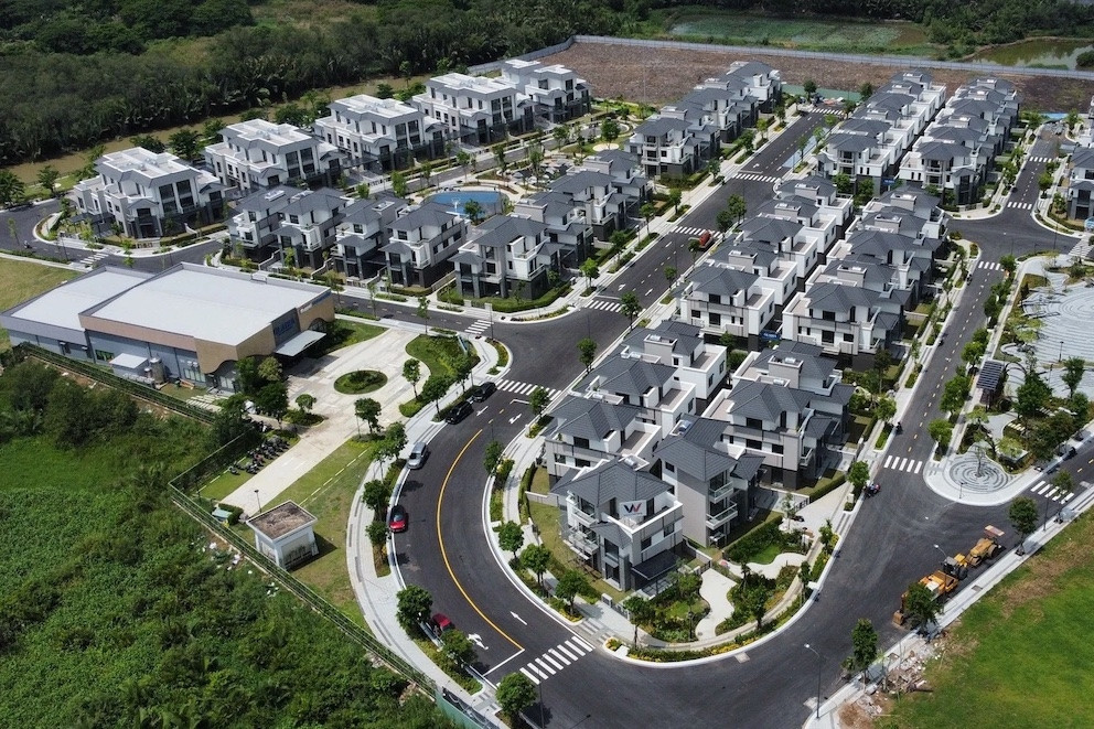 Nhà liền thổ ở TPHCM gần 1 tỷ đồng/m2, siêu dự án ven biển được săn đón