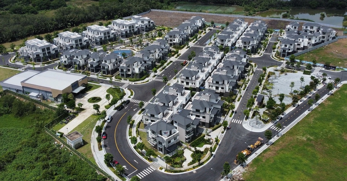 Nhà liền thổ ở TPHCM gần 1 tỷ đồng/m2, siêu dự án ven biển được săn đón