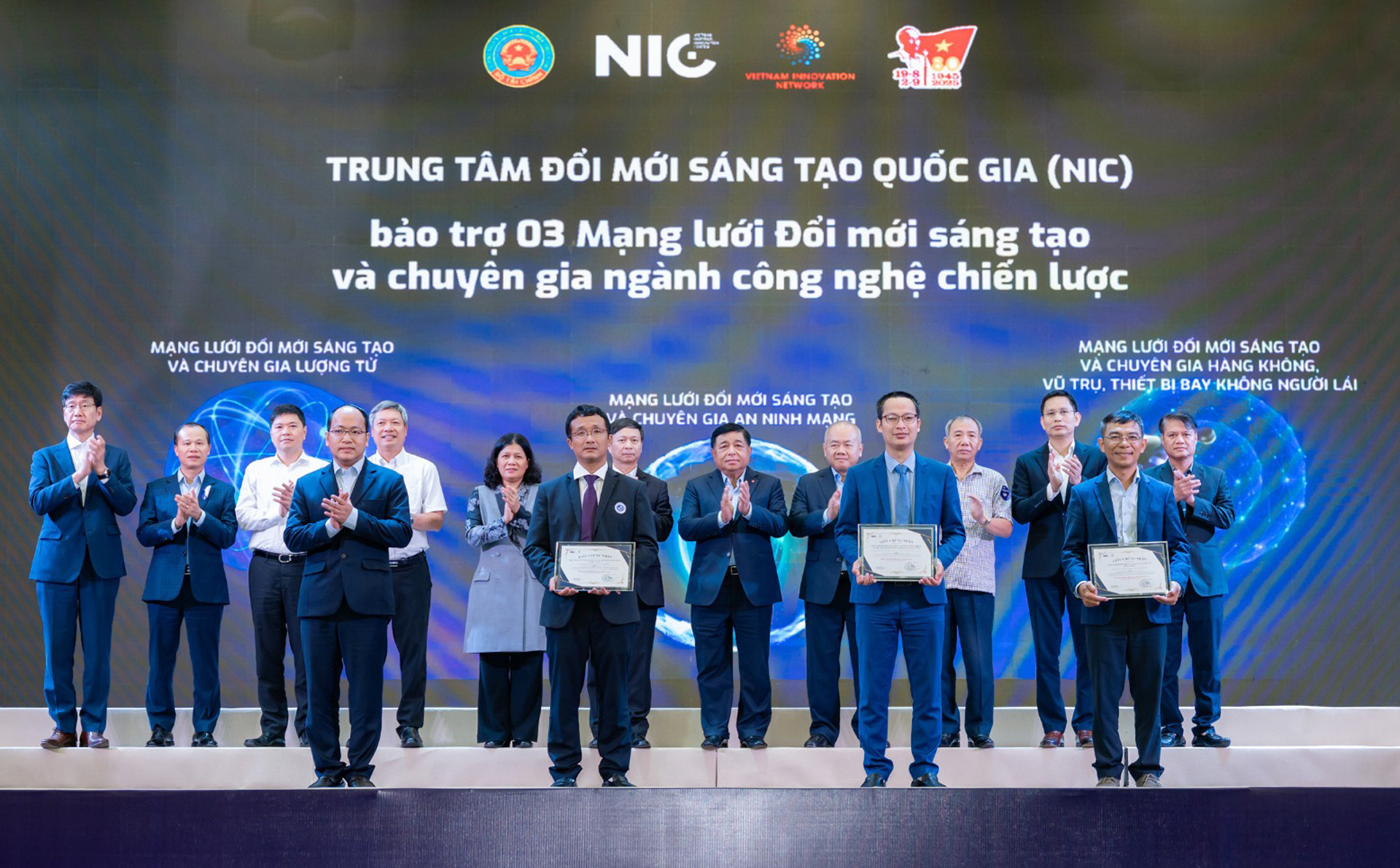 mang luoi an ninh mạng.jpg