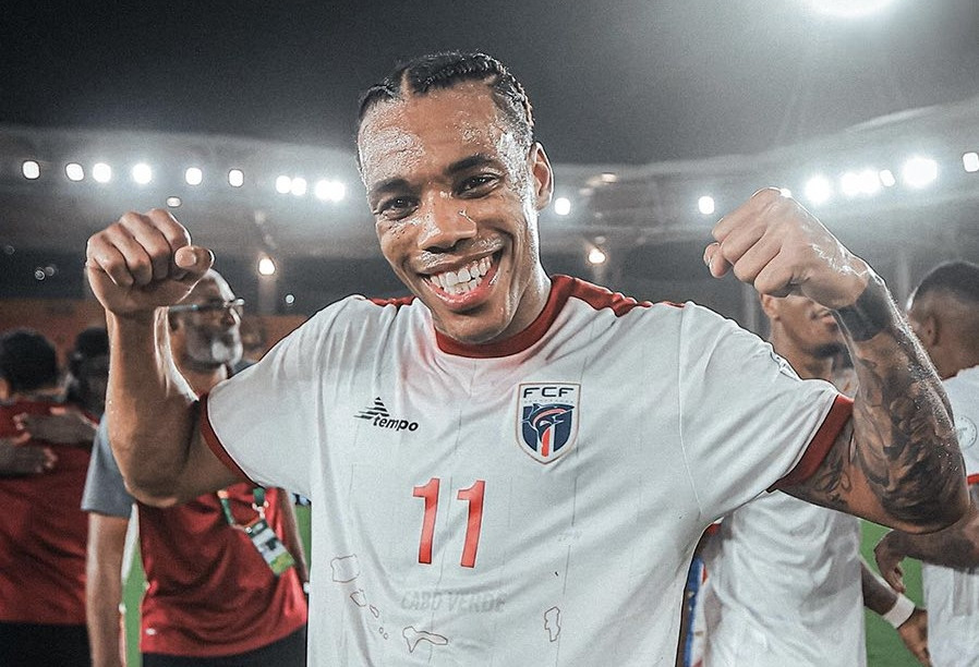 Quốc gia chưa bằng 1% dân số Việt Nam gây địa chấn giành vé dự World Cup