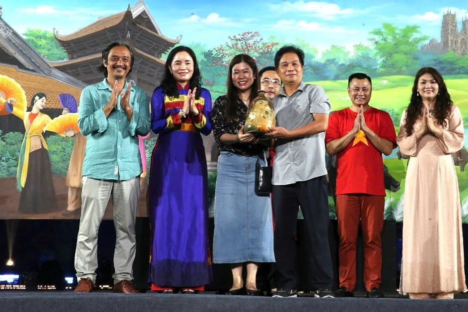 Quyên góp gần 4,3 tỉ đồng ủng hộ đồng bào bị thiệt hại do bão lũ