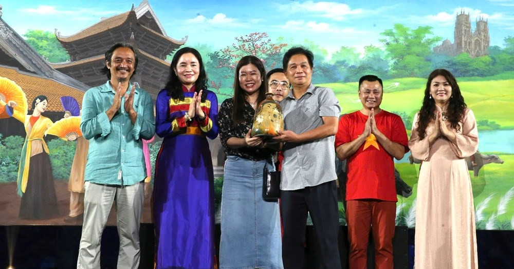 Quyên góp gần 4,3 tỉ đồng ủng hộ đồng bào bị thiệt hại do bão lũ