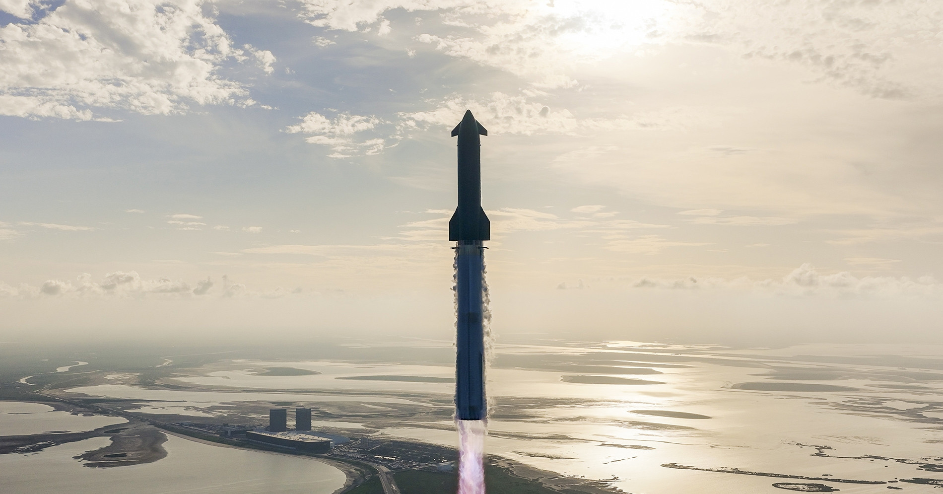 SpaceX phóng tên lửa lớn nhất lịch sử lên vũ trụ: Bước tiến vượt bậc chinh phục sao Hoả