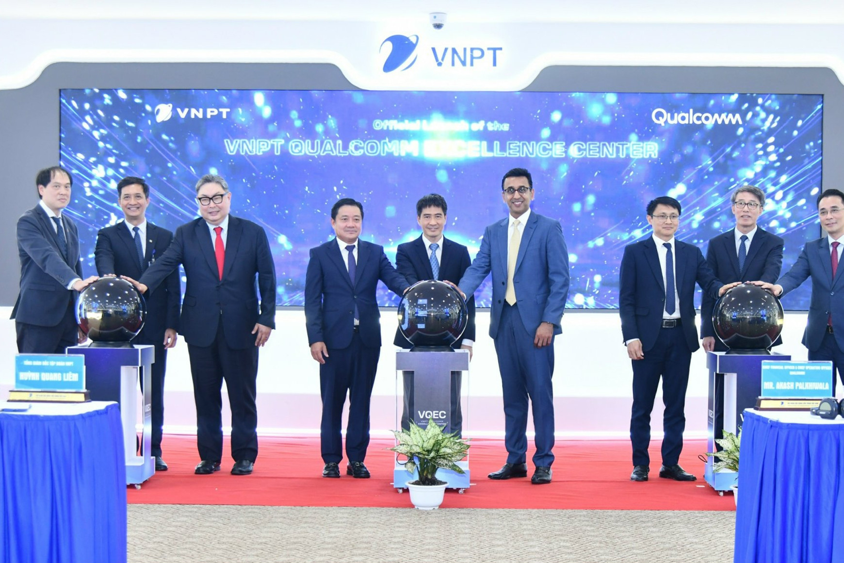 VNPT tuyên bố bước ngoặt 'Techco hóa', ra mắt Trung tâm Xuất sắc cùng Qualcomm