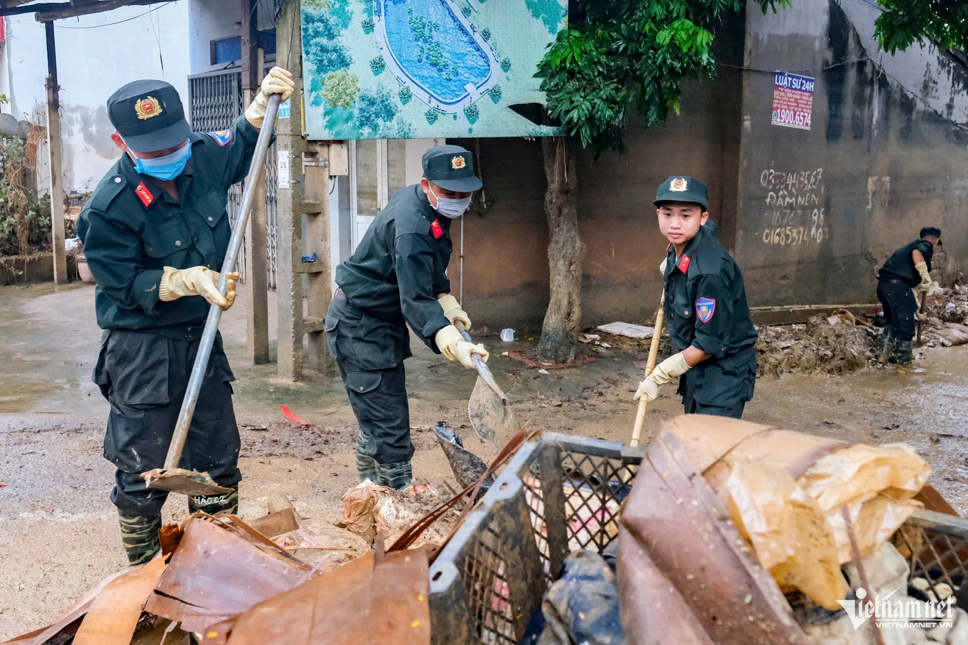 W-dọn dẹp sau bão lũ ở Bắc Ninh_3.JPG.jpg